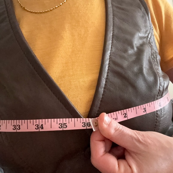 Danier Leather Vest - Picture 6 of 7